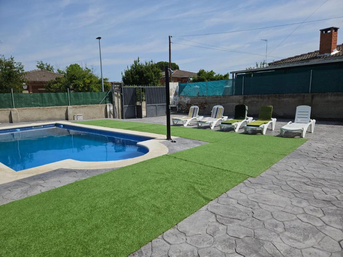 Chalet Con Piscina 50 Minutos Madrid En Escalona Толедо Екстериор снимка