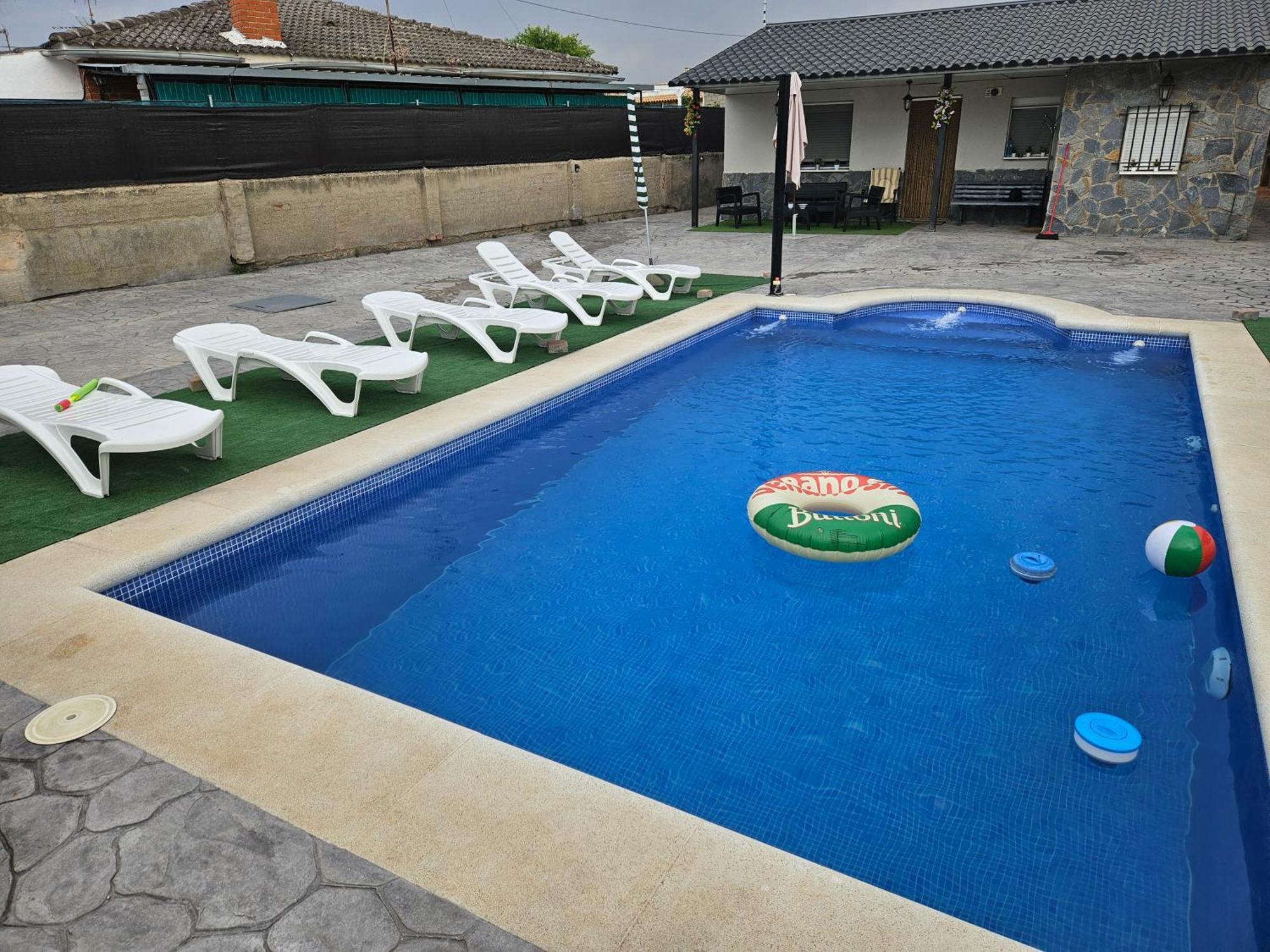 Chalet Con Piscina 50 Minutos Madrid En Escalona Толедо Екстериор снимка